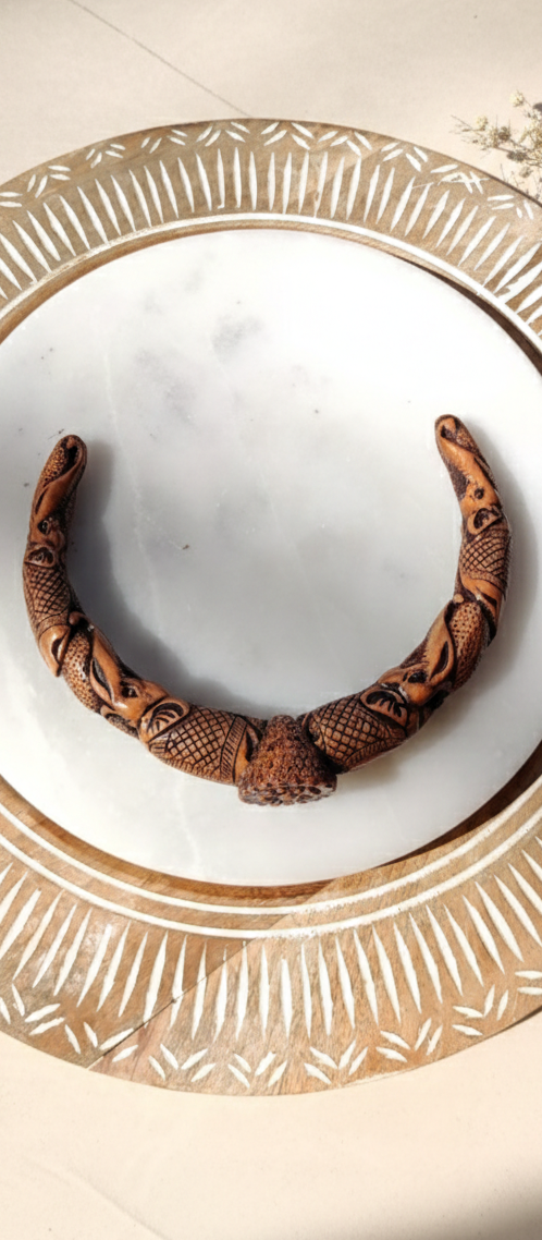 Airavata’s Curve Wooden Hasli